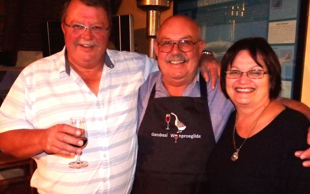 Vlnr regs is Theuns Roodman, Erhardt Roothman en Anne-Maré de Witt